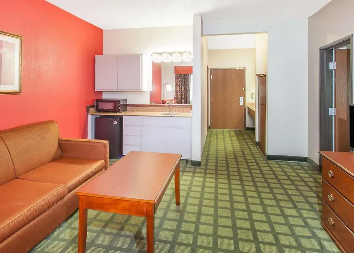 Baymont By Wyndham Decatur Il North Forsyth