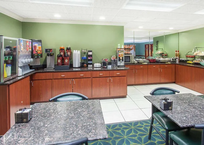 Baymont By Wyndham Decatur Il North Hotel Forsyth
