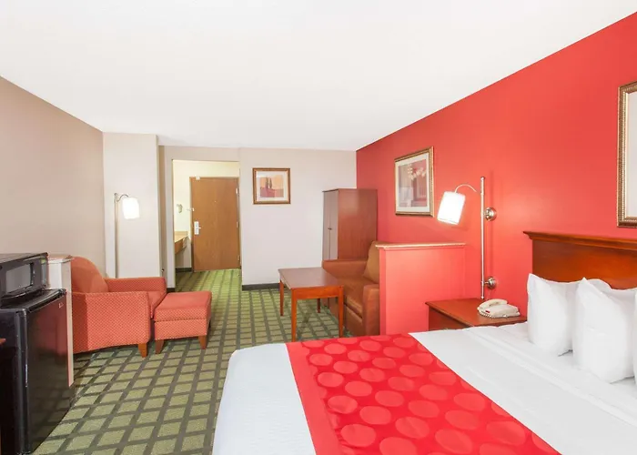 Baymont By Wyndham Decatur Il North 3* Forsyth