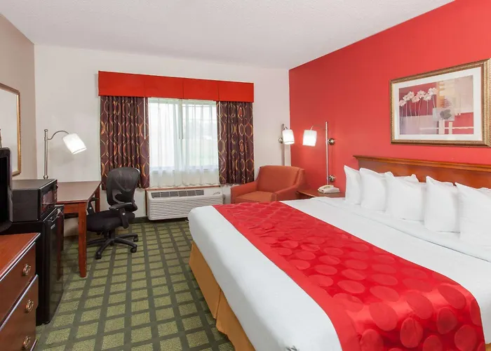 Hotel Baymont By Wyndham Decatur Il North Forsyth