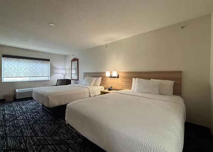 Hotel Baymont By Wyndham Decatur Il North