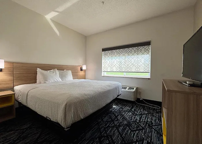 Hotel Baymont By Wyndham Decatur Il North