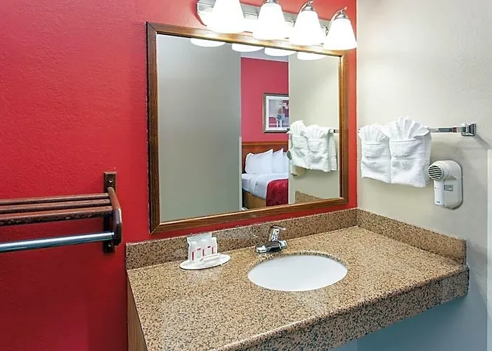 Baymont By Wyndham Decatur Il North Hotel 3*